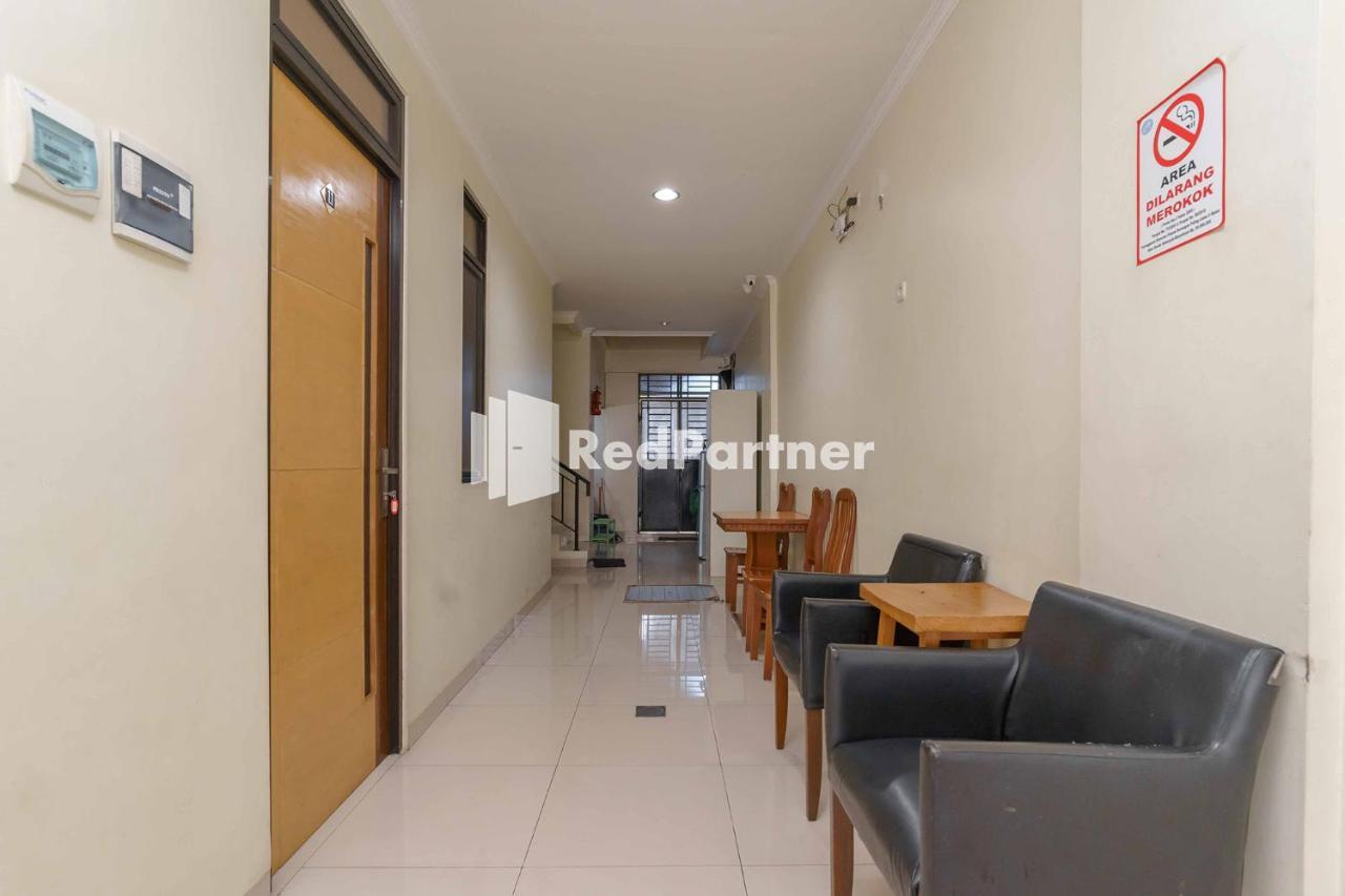 Jo Residence Syariah Redpartner Jakarta Luaran gambar